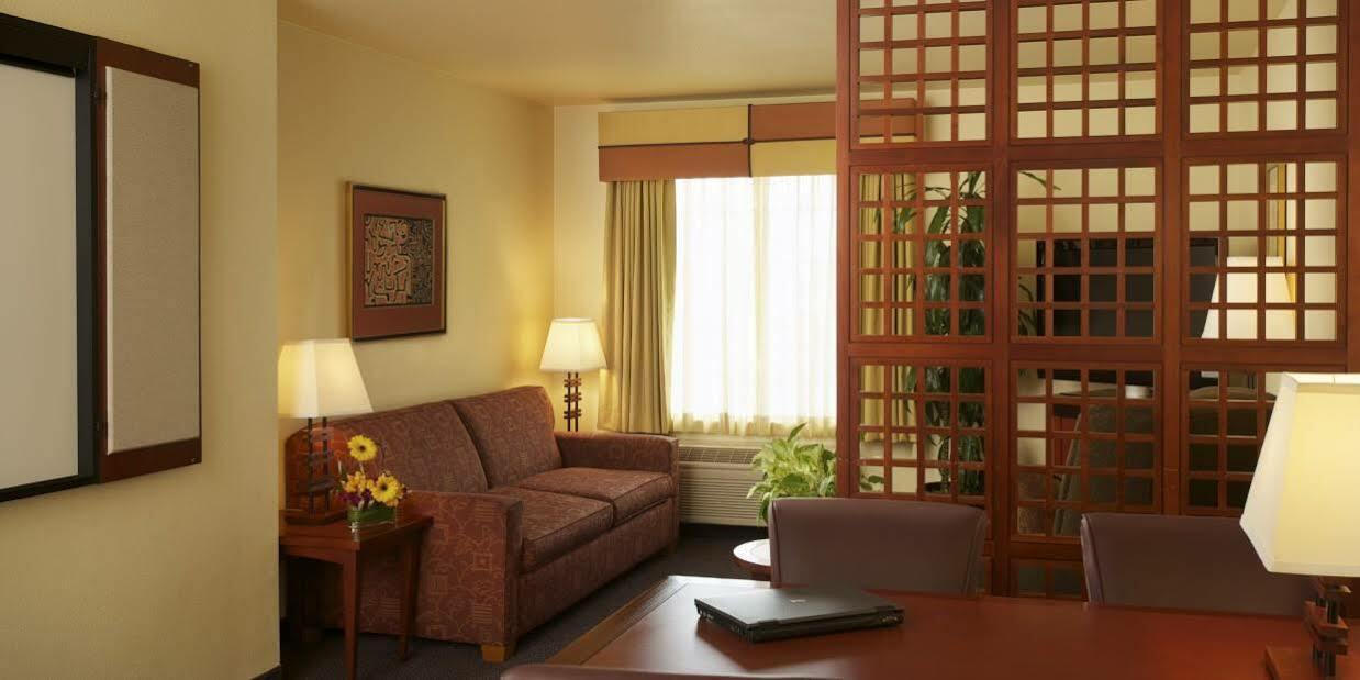 ลาร์คสเปอร์ แลนดิง เบลวู - แอน ออล -สวีท โฮเต็ล Hotel แบลวิว ภายนอก รูปภาพ